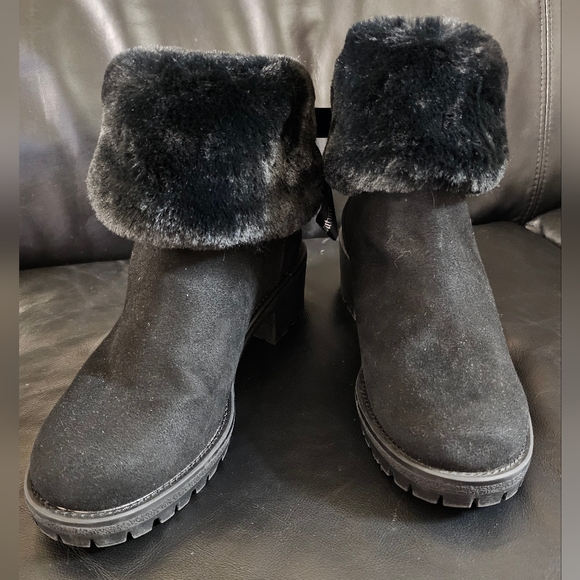 Juicy Couture Illuminate Black Faux Fur Ankle Boots size 9M Women's NWOT - Picture 3 of 12